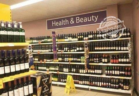 Wie mooi wil zijn moet wijn lijden.