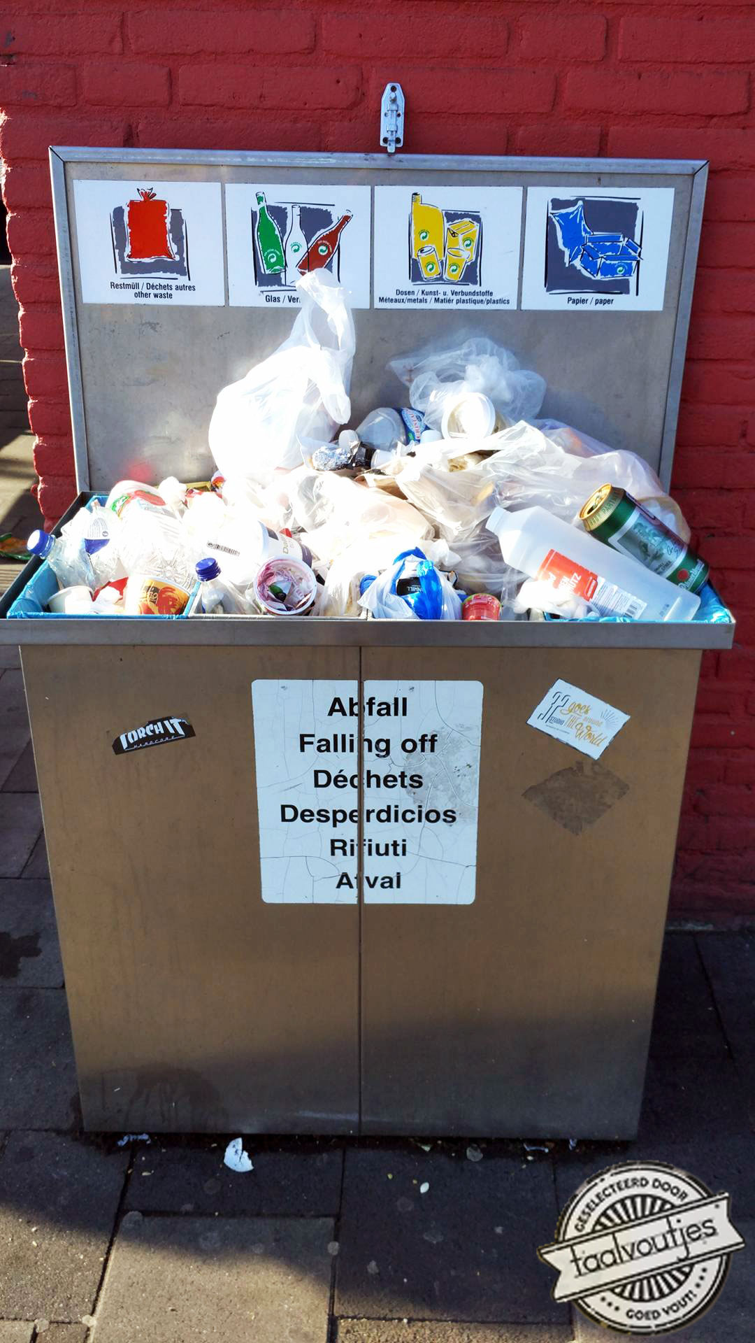 Dan maar een tas als parachuutje gebruiken.