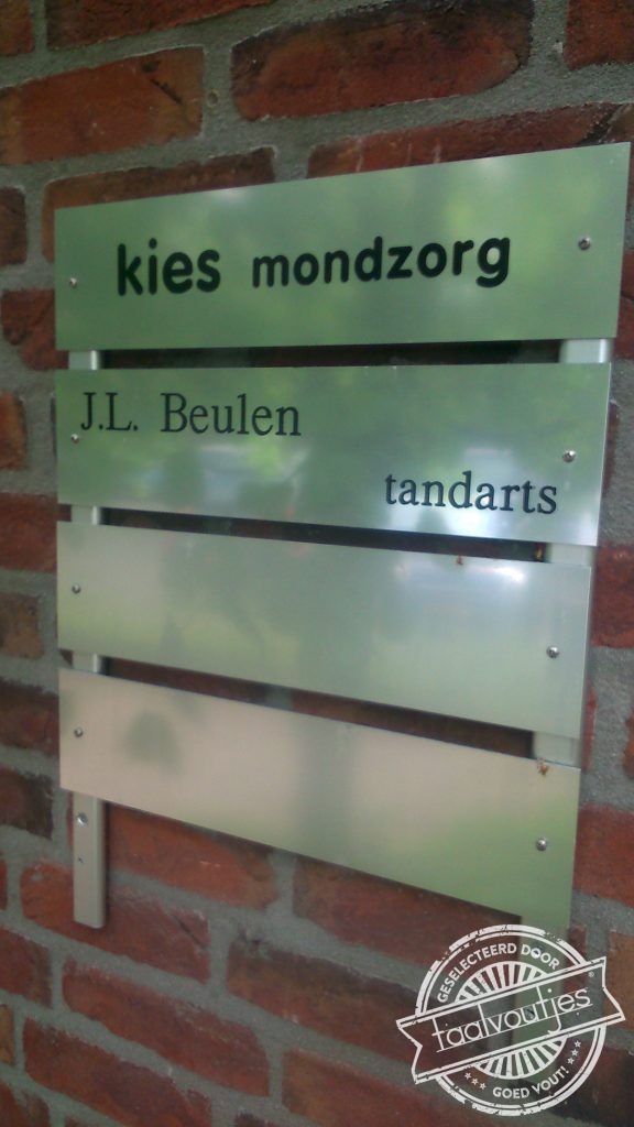 “Gaat u maar eens lekker liggen …”