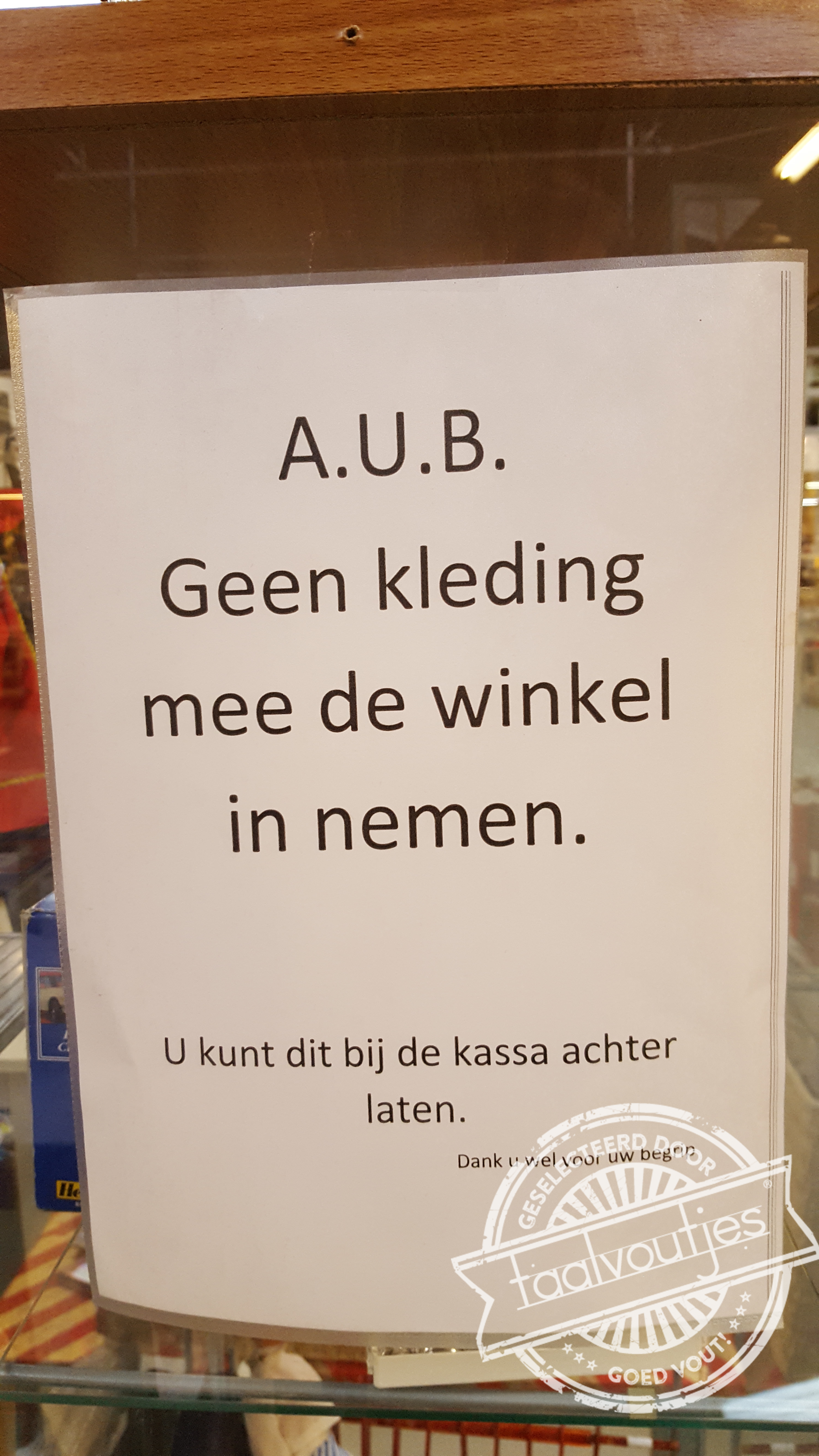 Nu geopend: de eerste nudistenzaak.