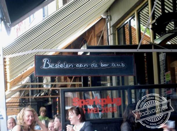 Die zal inmiddels wel failliet zijn...