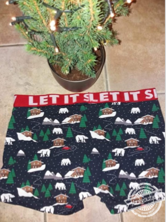 Met bijpassende slippertjes.