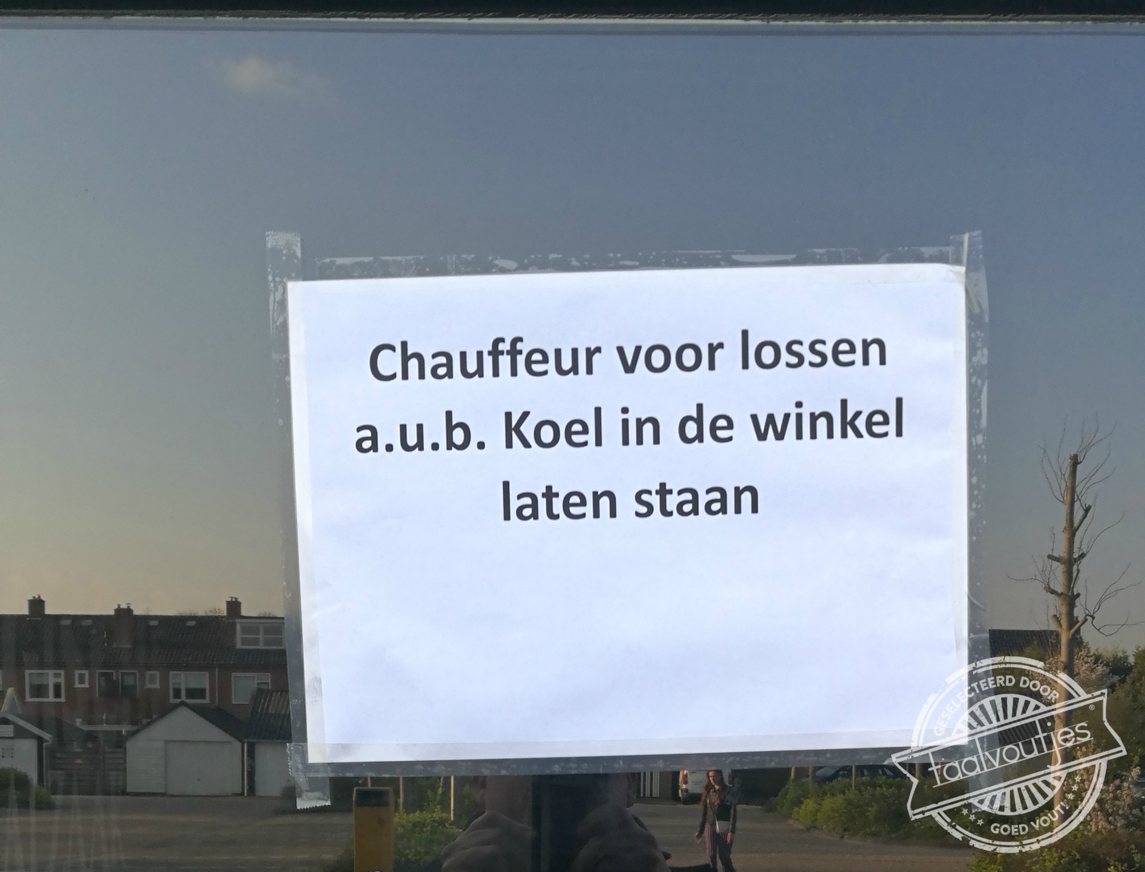 Om vlam in de pijp te voorkomen.