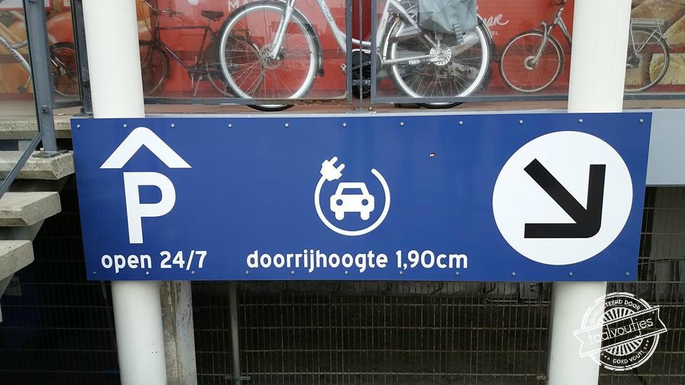 Ik smurf mijn auto hier even in.