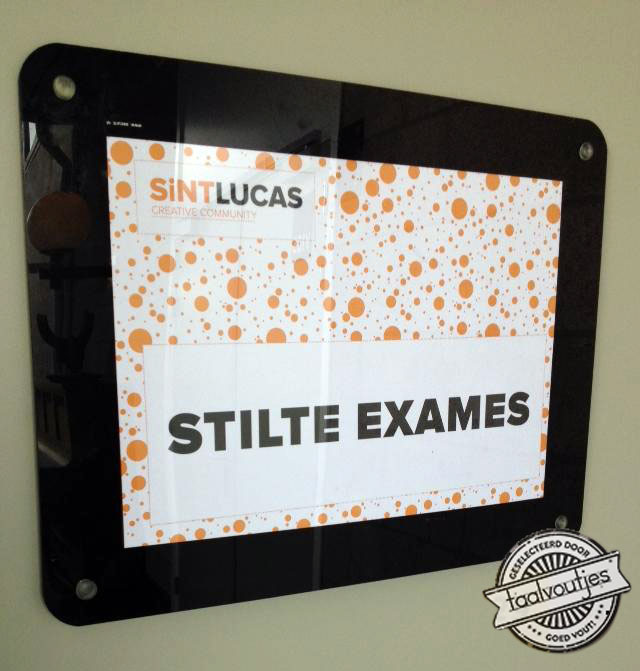 Column: ‘De Taalverloederaar’ slaat toe: vijf doden tijdens schrijftoets